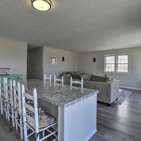 Oak Island Beach Abode With Deck Walk To Shore! Exterior photo